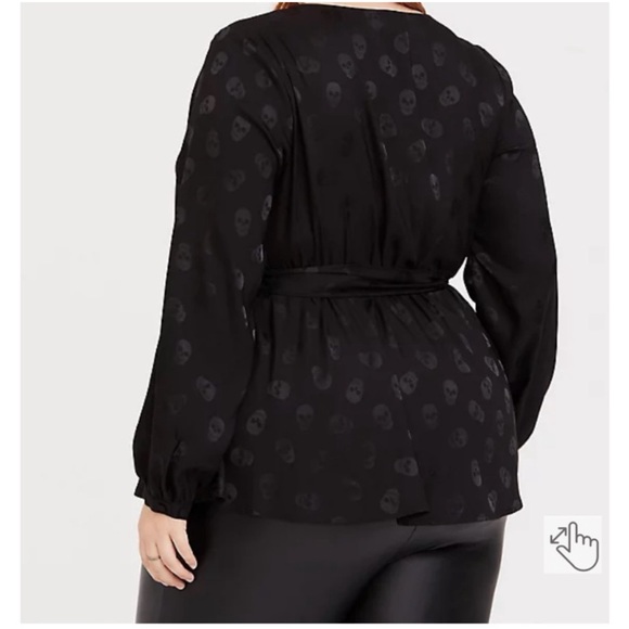 Torrid Jacquard Skill V-Neck Babydoll Long Sleeve Blouse - Picture 2 of 3